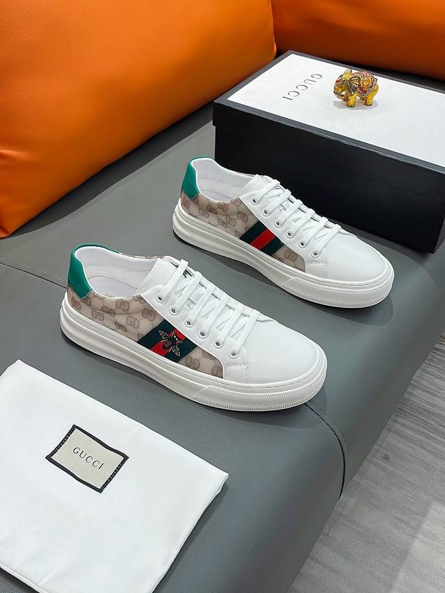 商品名称：Gucci 古驰 正规码数 38-44 休闲鞋 商品材料：精选 牛皮鞋面，柔软羊皮内里；原厂大底。