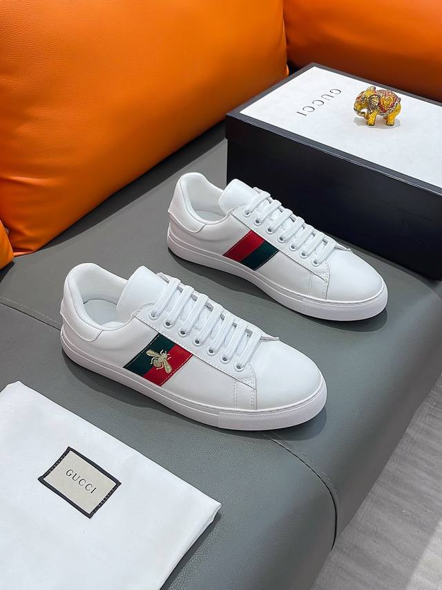 商品名称：Gucci 古驰 正规码数 38-44 休闲鞋 商品材料：精选 牛皮鞋面，柔软羊皮内里；原厂大底。