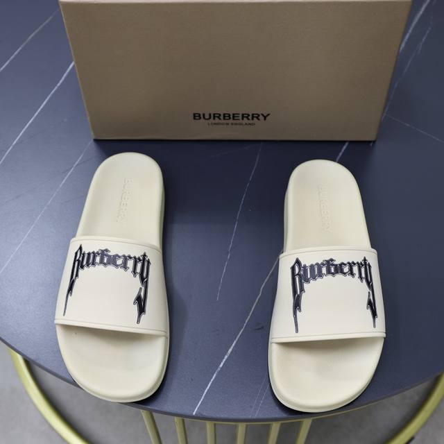 出厂价 Burberry 巴宝莉拖鞋新款上市完美做工！完美造型顶级品质防滑耐磨tpu大底百搭舒服鞋，标准尺码38-44 45-46-47可定做 - 点击图像关闭