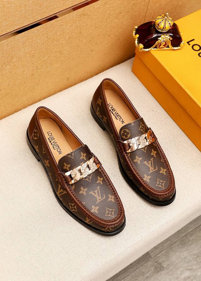 商品商标：Louis Vuitton 路易威登 休闲皮鞋 正码码数 38-44 45.46订制 商品材料：精选 进口头层老花牛皮鞋面+奢华五金扣，进口头层牛皮内 - 点击图像关闭