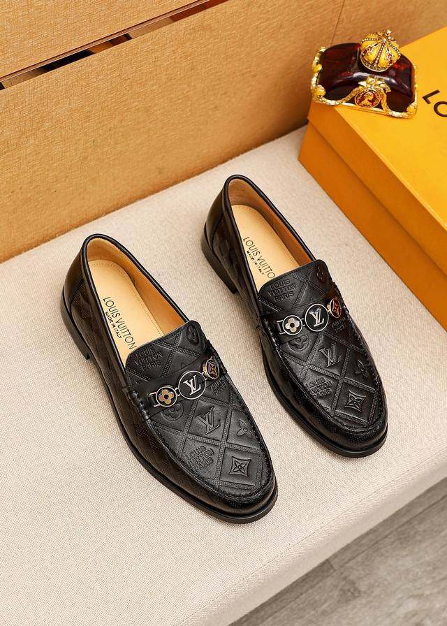 商品商标：Louis Vuitton 路易威登 休闲皮鞋 正码码数 38-44 45.46订制 商品材料：精选 进口头层牛皮压花鞋面+奢华五金扣，进口头层牛皮内 - 点击图像关闭