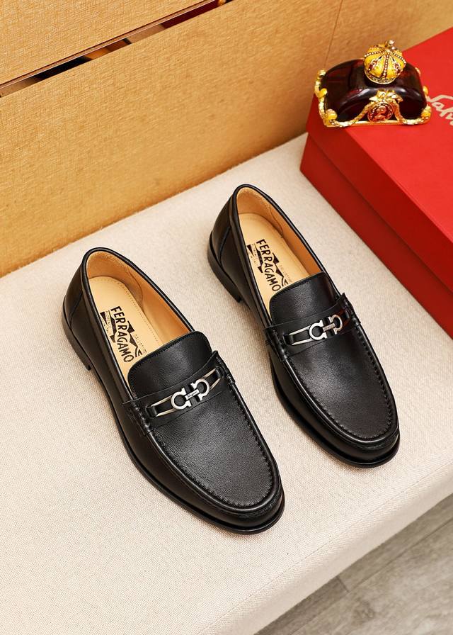 商品商标：Ferragamo 菲拉格慕 休闲皮鞋 正码码数 38-44 45.46订制 商品材料：精选 进口头层小牛皮鞋面+原版五金扣，进口水染牛皮内里。强烈立