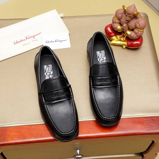 工厂价 菲拉格幕 Ferragamo 新款男士休闲套脚鞋官网原版1:1开模，原单品质做工精细，高端奢华鞋面采用进口意大利头层牛皮奢华水染皮内里橡胶耐磨防滑大底，