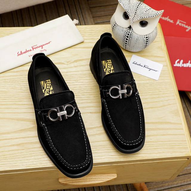 工厂价 菲拉格幕 Ferragamo 新款男士休闲套脚鞋官网原版1:1开模，原单品质做工精细，高端奢华鞋面采用进口意大利头层牛皮皮内里橡胶耐磨防滑大底，穿着透气