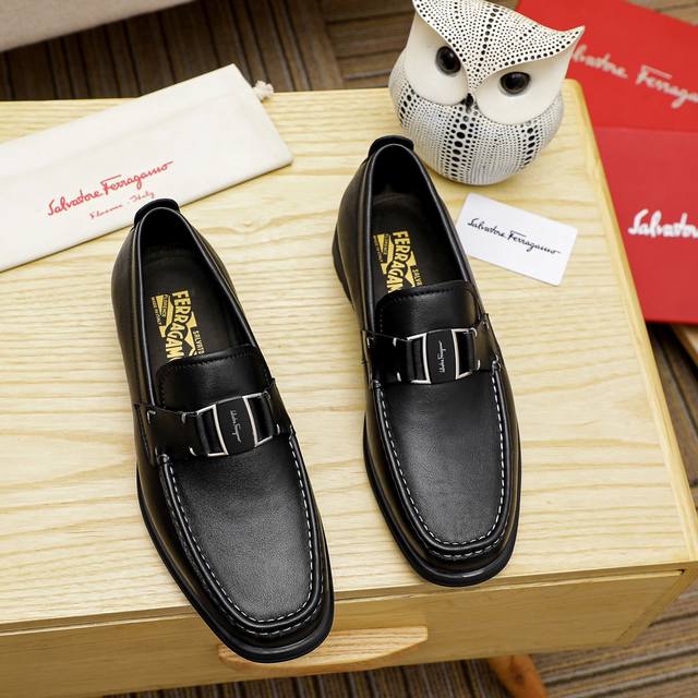 工厂价 菲拉格幕 Ferragamo 新款男士休闲套脚鞋官网原版1:1开模，原单品质做工精细，高端奢华鞋面采用进口意大利头层牛皮皮内里橡胶耐磨防滑大底，穿着透气