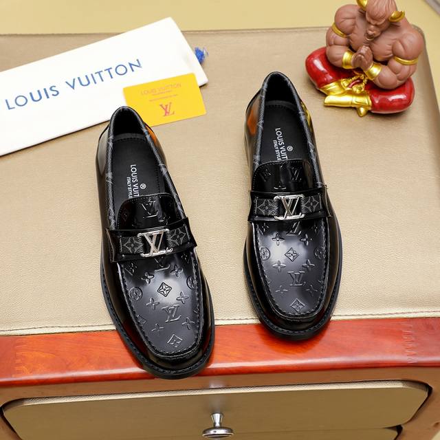 工厂价 Louis Vuitton 新款皮鞋官网原版复制，鞋面采用进口官网1:1材料制作意大利牛皮面，高端内里绝非一般的工艺制造，大厂工艺流程，专为潮男们打造最