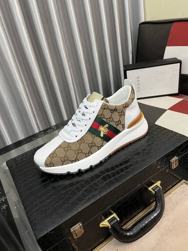 出厂价 古奇gucci 新款官网同款 高版本 最新爆款休闲鞋，顶端品牌奢侈～代购，顶级～质量。专柜同卖产品面料原版采用3D打印技术 舒适的羊皮内里 ，38-44