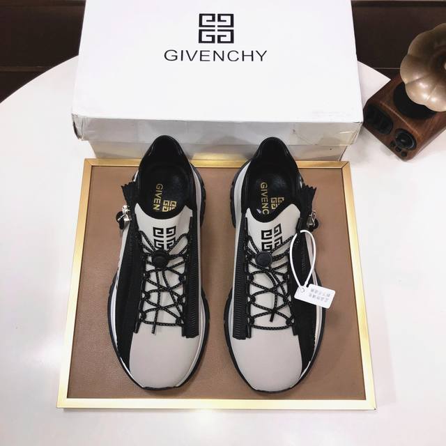 工厂批 Givenchy.纪梵希 专柜同步发售鞋面：意大利进口品牌logo印花布匹 尽显奢华，透气猪皮内里加上双层组合，脚感舒适，鞋底：原厂特供气垫大底，轻便，