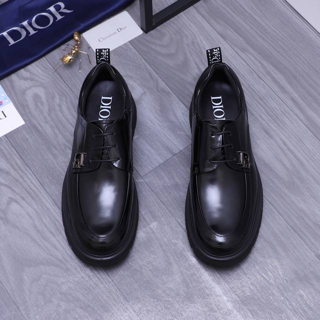 商品商标：Dior 迪奥 休闲系带皮鞋 正码码数 38-44 45订做不退换 商品材料：精选牛皮鞋面 牛皮内里 原版大底