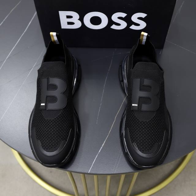 出厂价 Boss 最新上市、进口原版透气网布材料、高级原版图案。高端1:1开模定制，原版大底，更轻便，防滑。时尚主打潮流，百搭爆款。散发时尚休闲气息，时尚就在脚