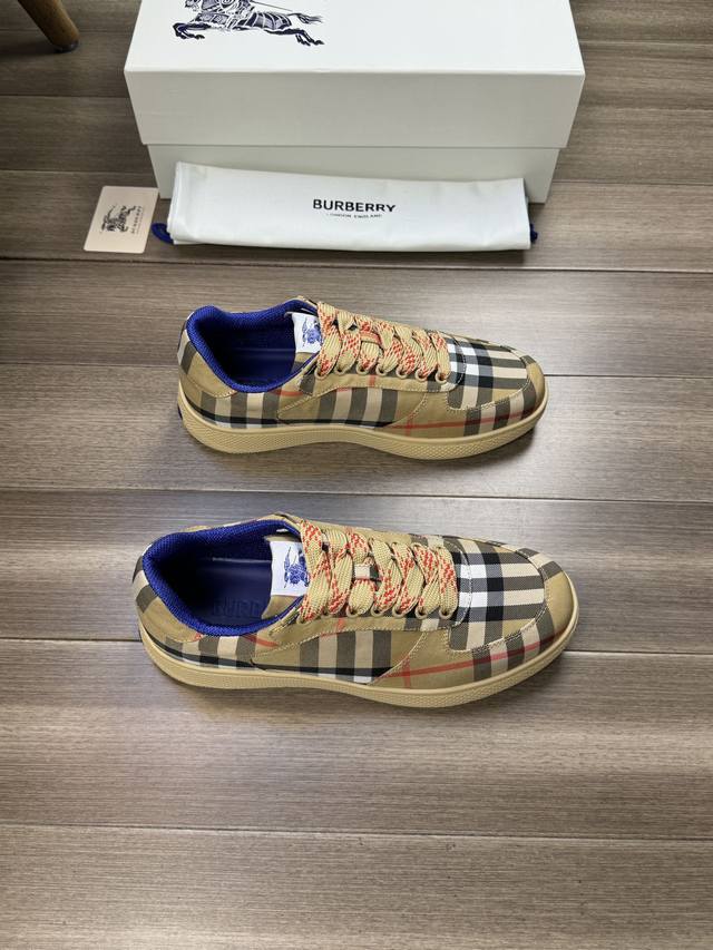 工厂价 Burberry 巴宝莉 -高端品质 原单 -鞋面：进口品牌图腾布匹、鞋舌品牌布标 -内里：帆布内里，垫脚；水染牛皮 -大底：超轻tpr橡胶; 双色成型