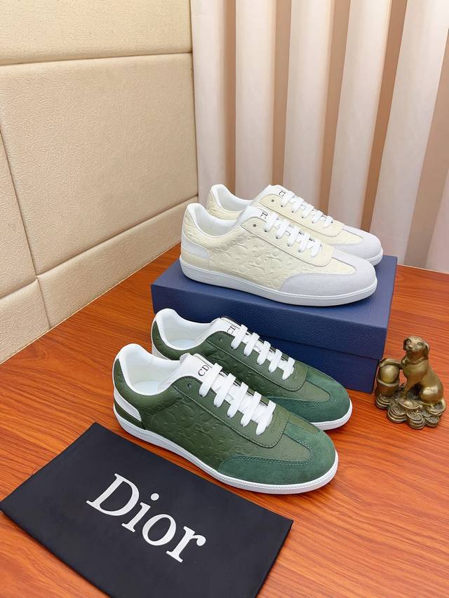 实价 Dior 鞋面：Sp高级牛二层 顶级丝光立体面料，内里：内里；高级羊皮里，垫脚；顶级牛皮 -大底：超轻精品橡胶； -超高品控 做工精细：凸显 高端 贵气