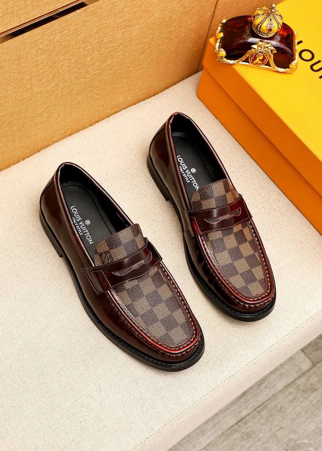 商品商标：Louis Vuitton 路易威登 休闲皮鞋 正码码数 38-44 45订制 商品材料：精选 进口头层老花牛皮鞋面，进口头层牛皮内里。强烈立体视觉效