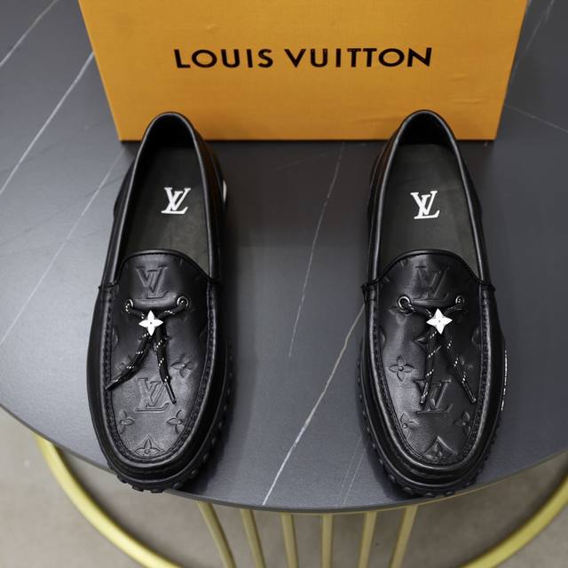 出厂价 顶级原单 品牌 Louis Vuitton Lv.路易威登 材质 原工厂牛皮压花1：1轻便柔软原板大底 舒适牛皮内里 款式类型：休闲商务皮鞋 等级：专柜