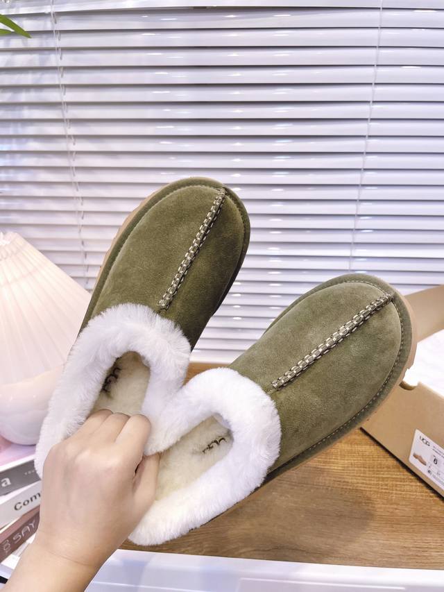 Ugg P: Size：女码35-40 Ugg新款克罗格，116 0 厚底坡跟拖鞋雪地靴，独特的设计，懒人的最爱，面料，牛磨砂，内里羊皮毛一体， 跟高5.08C