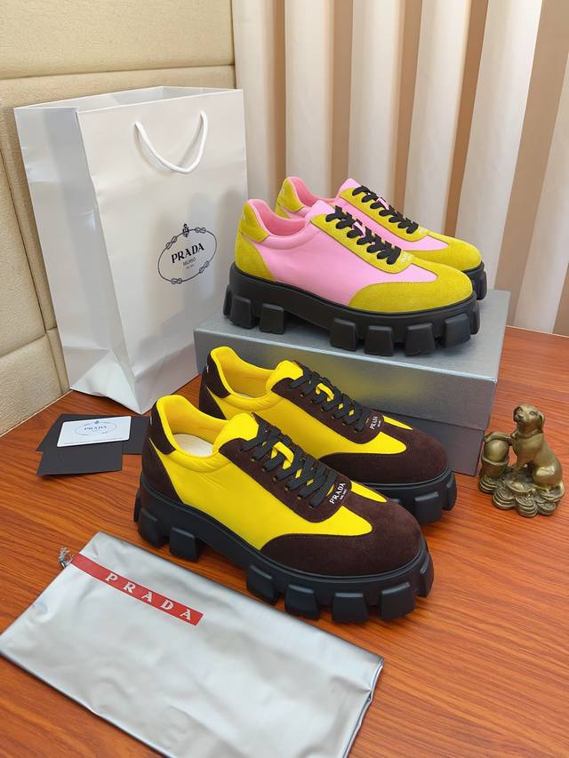 实价： 官网爆款 Prada 普拉达 顶级原单size：38-44Linea Rossa运动系列男鞋，鞋面：原厂进口头层牛皮真皮内里耐磨发.泡大底， 上脚舒适！