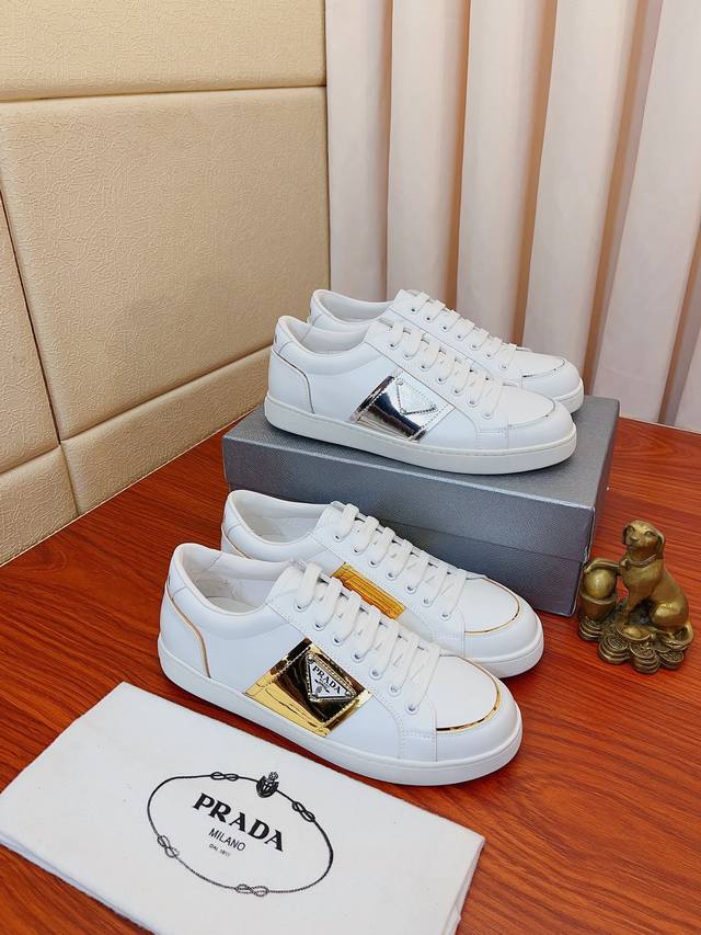 实价： Prada 普拉达 顶级原单size：38-44Linea Rossa运动系列男鞋，鞋面：原厂进口头层牛皮搭配真皮内里耐磨橡胶大底， 上脚舒适！