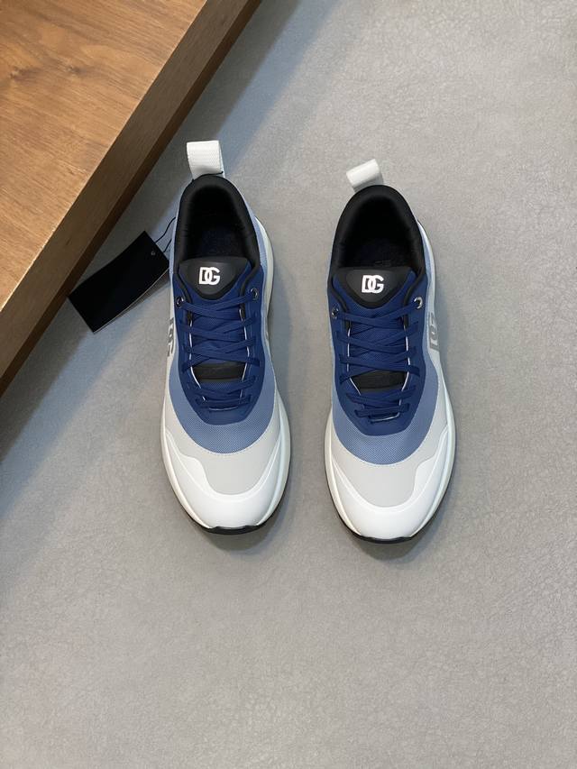 Dg杜嘉班纳 ］顶级p: Size：39-44 38、45定制 新品dolce&Gabbanadg高端男士运动休闲鞋。顶级专柜原单货。 原版进口牛皮 多种材质拼