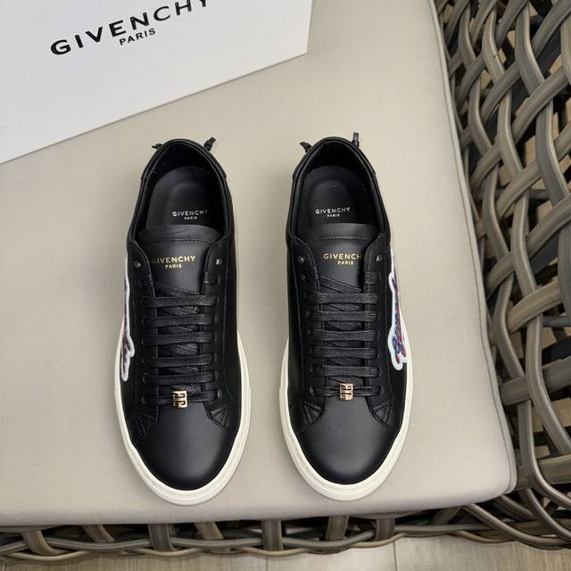 Givench*Y～Gvc经典男士运动鞋｜购买zp一比一制作｜原版牛皮｜超有质感｜侧面刺绣装饰｜后跟专属皮革结扣｜原版套楦全新开模｜正版开模tpu大底｜百搭款式