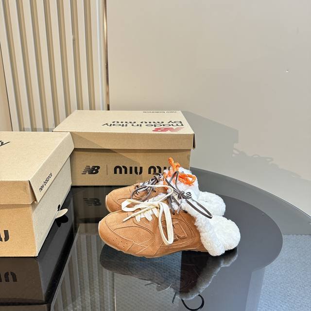 Miumiu X New Balance 联名款nb运动鞋女 Miu Miu 缪缪大秀上爆出的这双与new Balance 新百伦联名款运动 球鞋 后全球各大代