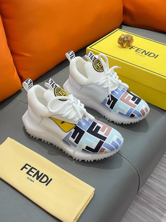 商品名称：Fendi 芬迪 正规码数: 38-44 休闲鞋 商品材料：精选 牛皮鞋面，柔软羊皮内里；原厂大底。