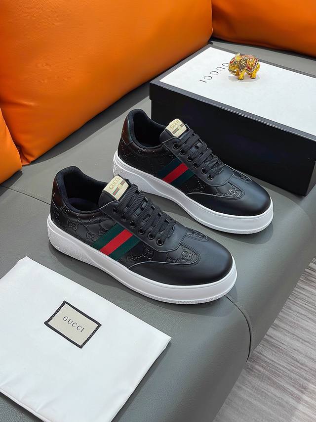 商品名称：Gucci 古驰 正规码数: 38-44 休闲鞋 商品材料：精选 牛皮鞋面，柔软羊皮内里；原厂大底。