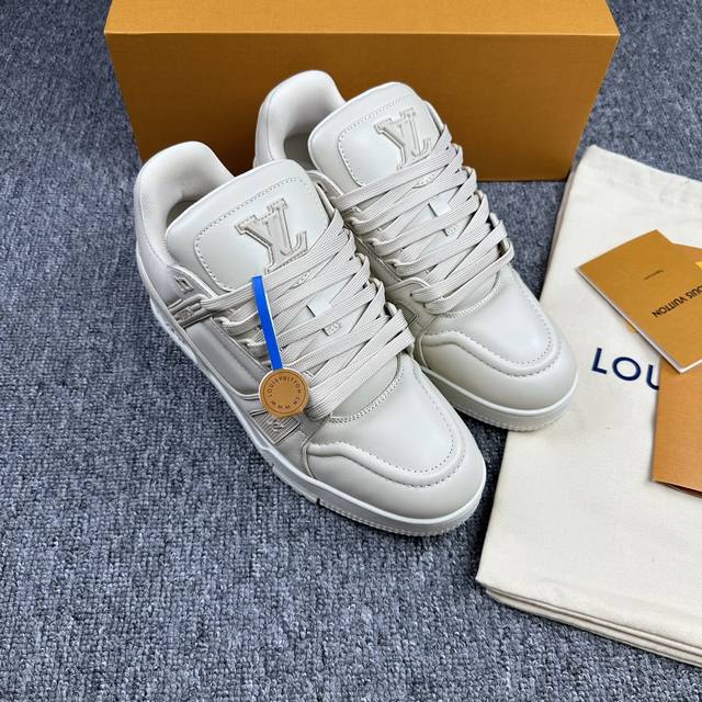 Lv 驴牌 Trainer 米白色 38-44码