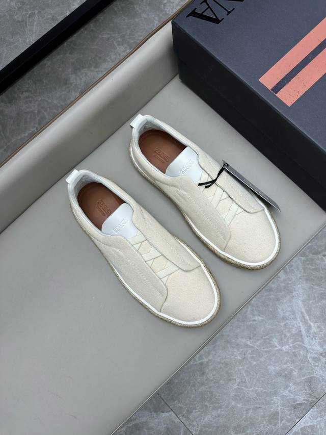 品牌：Zegna 颜色：原版配色 码数：38-46 材质：杰尼亚新款 男士 休闲鞋面采用进口原版牛皮牛皮内里 牛皮垫脚原单品质皮质感极强舒适透气+原版zegna