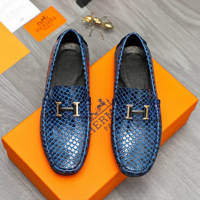 商品商标：Hermes 爱马仕 休闲套脚鞋 正码码数: 38-45 商品材料：精选蛇纹牛皮鞋面 羊皮内里 橡胶大底