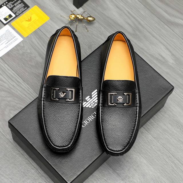 商品商标：Armani 阿玛尼 休闲套脚鞋 正码码数: 38-45 商品材料：精选荔纹牛皮鞋面 猪皮内里 橡胶大底