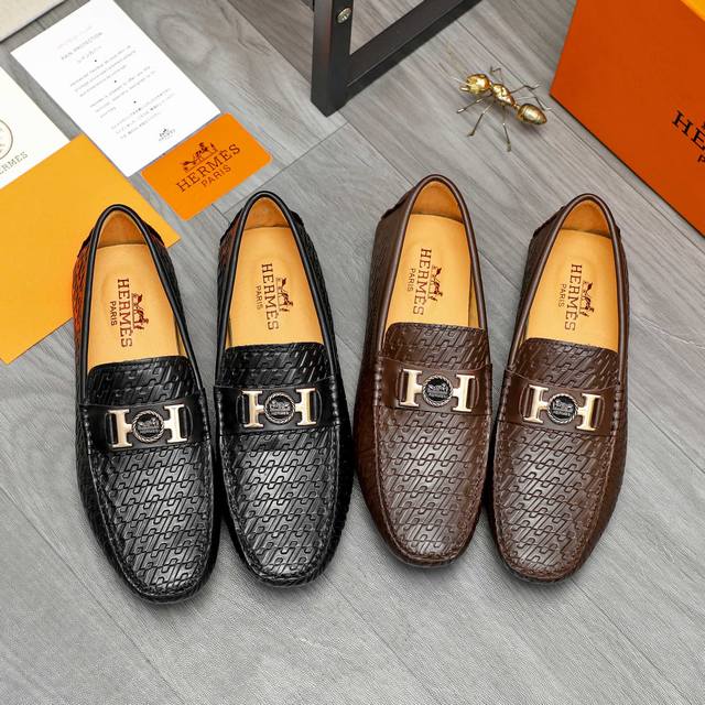 商品商标：Hermes 爱马仕 休闲套脚鞋 正码码数: 38-44 商品材料：精选牛皮压纹鞋面 猪皮内里 原版大底