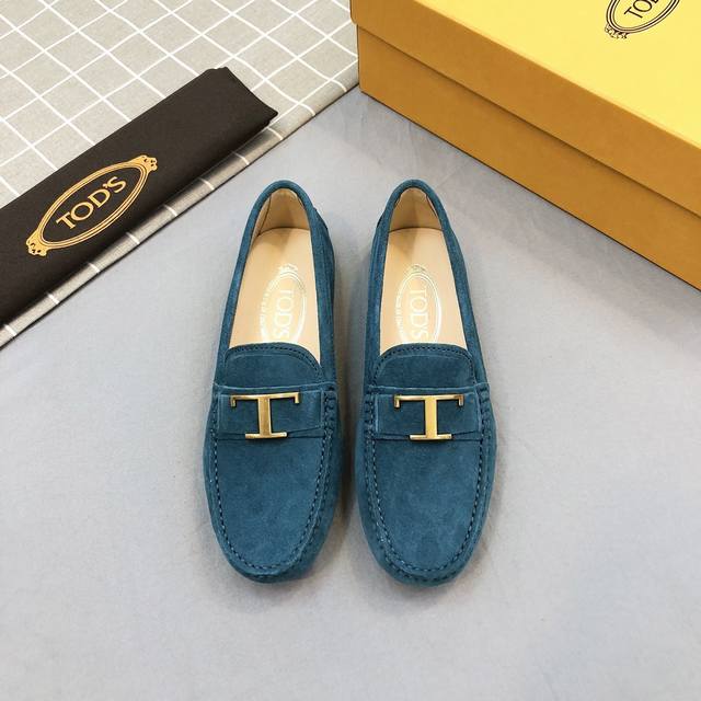 Tods 经典豆豆鞋女鞋 官网同步 磨砂皮水染牛皮里 上脚舒适 高端细节做工。尺码：35-40。