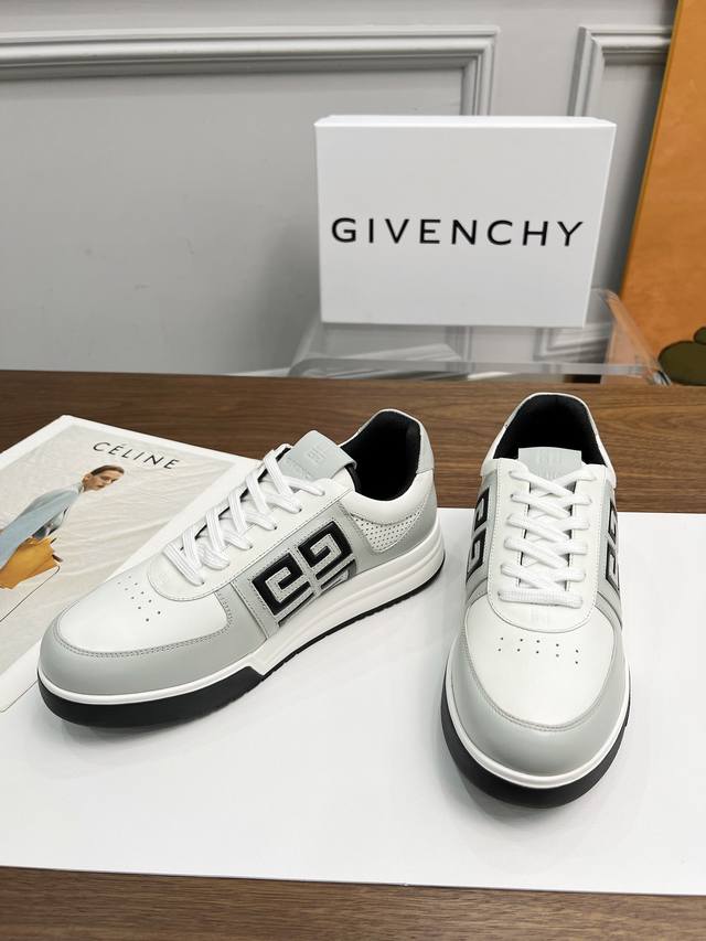 工厂价： Givenchy 纪梵希 4Ｇ低帮慢跑运动鞋 ．经典，永不过时，工厂出货！内外侧独家开模专属纪梵希大ｇ Logo设计工艺，多色的搭配尽显纪梵希潮流 个