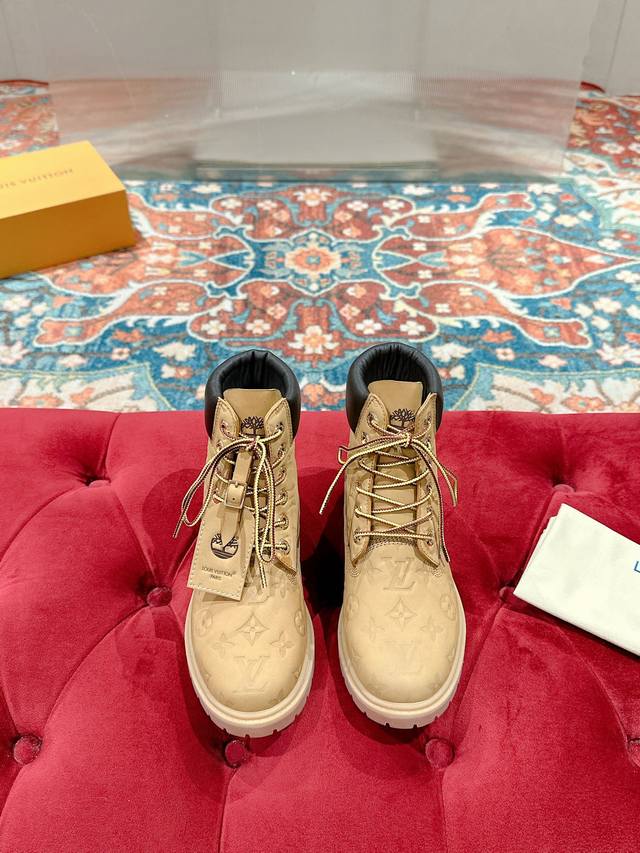 Lv X Timberland 添柏岚 联名款 老花 大黄靴 及踝靴 短靴顶级版本 Lv X Timberland 及踝靴取材monogram 压纹防水正绒面牛