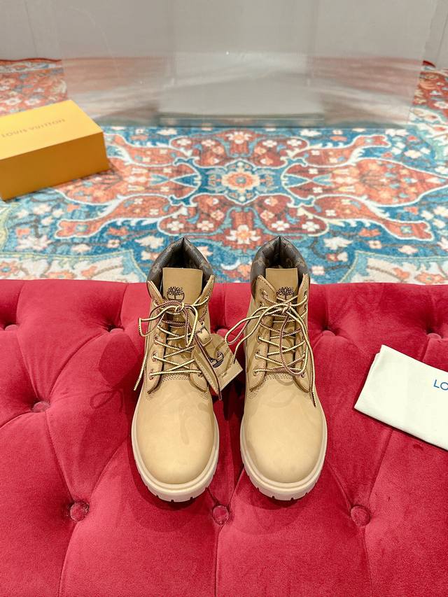 Lv X Timberland 添柏岚 联名款 老花 大黄靴 及踝靴 短靴顶级版本 Lv X Timberland 及踝靴取材monogram 压纹防水正绒面牛