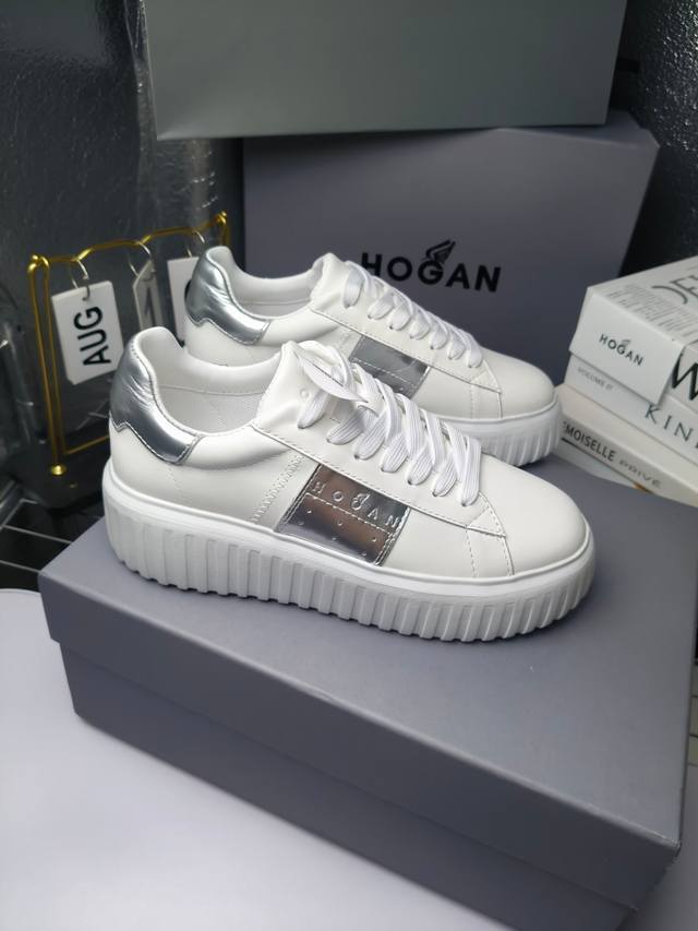 Hogan P: 情侣款,Size:女35-40.男39-44 .45定做 Hogan 霍根n86最新饼干鞋，厚底鞋，飞艇鞋，情侣款运动鞋~~ 小红书打卡款~~