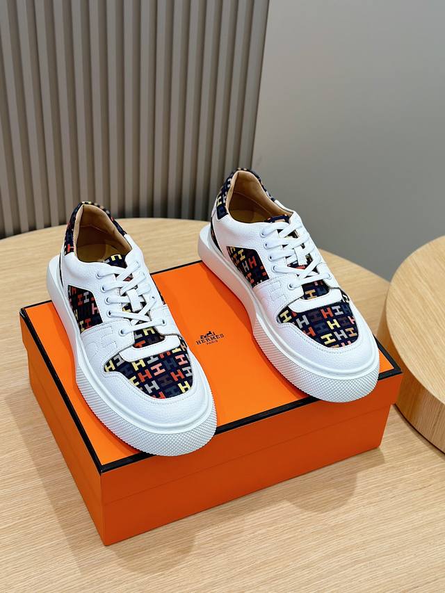 Hermes 顶级p: Size:39-44 38.45定制 爱马仕haru厚底德比鞋 小牛皮拼色德比鞋，超大鞋底，打造混搭都市风格。 牛皮拼接帆布，黑 白色橡