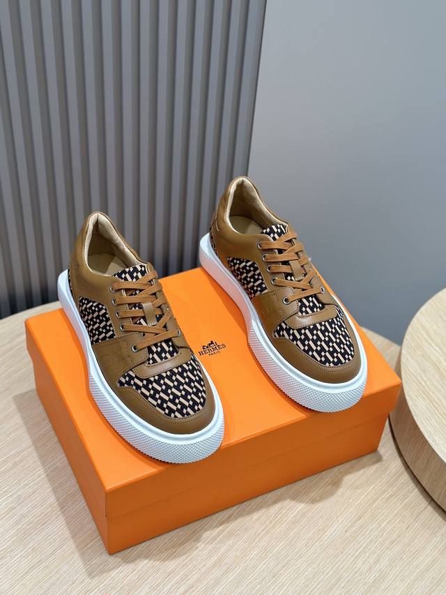 Hermes 顶级p: Size:39-44 38.45定制 爱马仕haru厚底德比鞋 小牛皮拼色德比鞋，超大鞋底，打造混搭都市风格。 牛皮拼接帆布，黑 白色橡