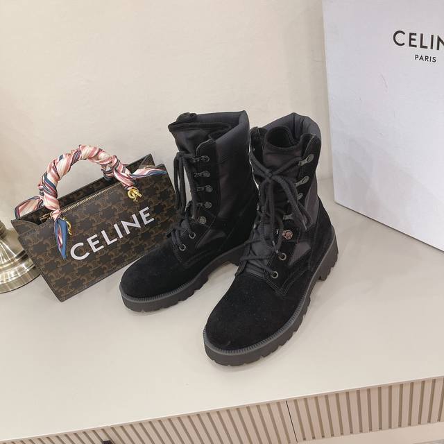 高版本出厂 Celine* 赛琳 马丁靴24 Fw 走秀最新发布 仿佛真的走进了城堡开始期待着秋冬 上脚很好看，舒服又轻便 真的推荐 码数:35-40 40订做