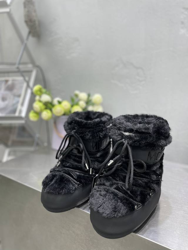 出厂: 独家顶级版本 Moon Boot Vs秋冬最新款雪地靴系列 丑萌毛毛雪地靴 忘了ugg吧，时髦人都在穿moon Boot雪地靴 如果你难以接受ugg的复