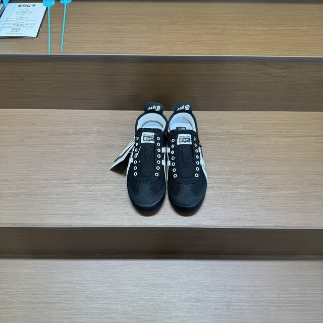 Onitsuka Tiger Mexico 66 Paraty 百搭单品 板鞋 Mexico 66是鬼冢虎旗下最经典的款式，李小龙最喜欢的一款训练鞋休闲鞋！鞋身