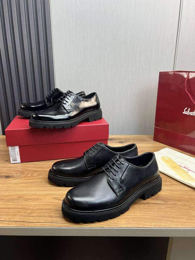 工厂价 菲拉格慕. Ferragamo 男士厚底乐福鞋，最新爆款，1:1原单代购品质，顶级狠货，鞋面进口开边珠牛皮，手工立体缝线凸显是圆形鞋头设计，内里垫脚均采