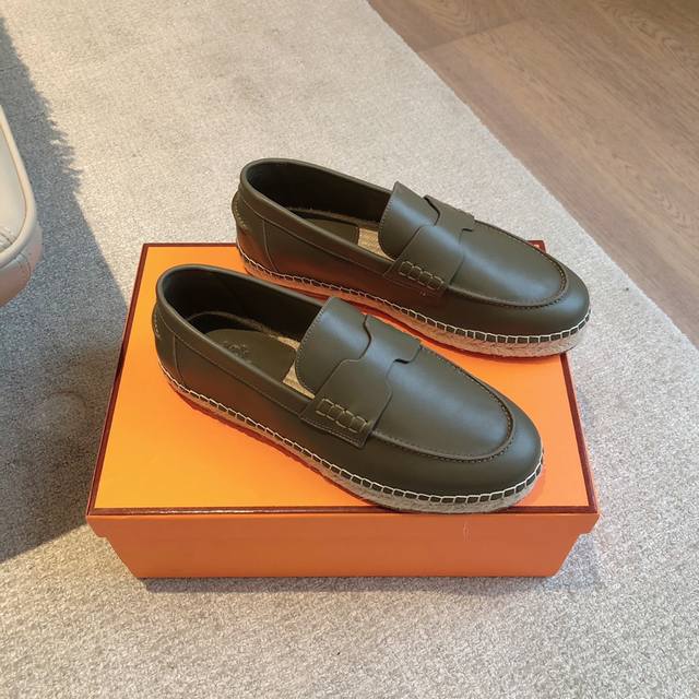 Herme P: 情侣款size ：35-44 45，可订做 Hermes 爱马仕 ... A Eclair 爆款系列，真皮大底 版型超正，有一定厚度增高显腿长