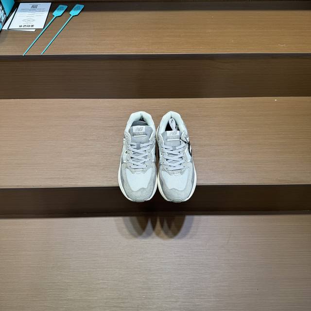 New Balance P22个版本 -的 M5740系列 原楦原纸版开发版型 采用国产猪巴革麂皮及牛培革料拼接构成#中底高弹eva发泡材质 外置橡胶大齿防滑橡