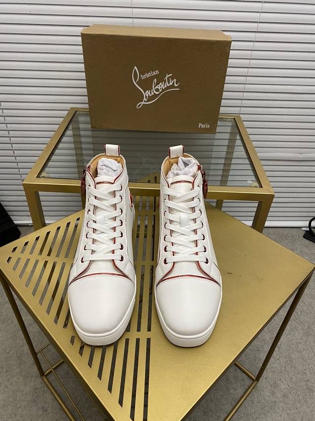 定做款 出厂价 。Christian Louboutin Cl红底鞋 专柜系列，情侣休闲板鞋 独家热款发布活动乳胶垫脚成品大底车线女35-40#男38#-46,