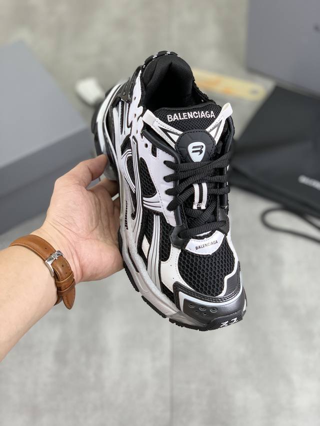 工厂价 实价 顶级版本 Balenciaga 巴黎7.5 巴黎世家 最新配色潮流复古休闲鞋 通过溢胶、做旧、缝线等细节， 展示了设计师 Demna 的运动鞋风格