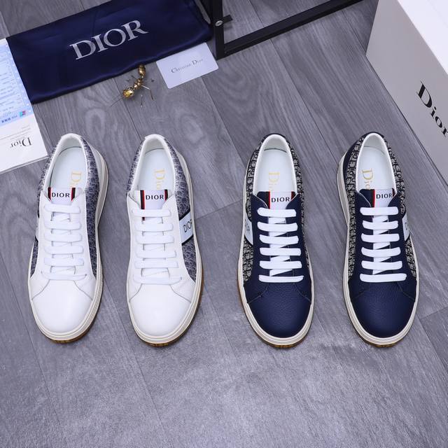 商品商标：Dior 迪奥 休闲板鞋 正码码数: 38-44 商品材料：精选牛皮拼接透气印花鞋面 羊皮内里 原版大底