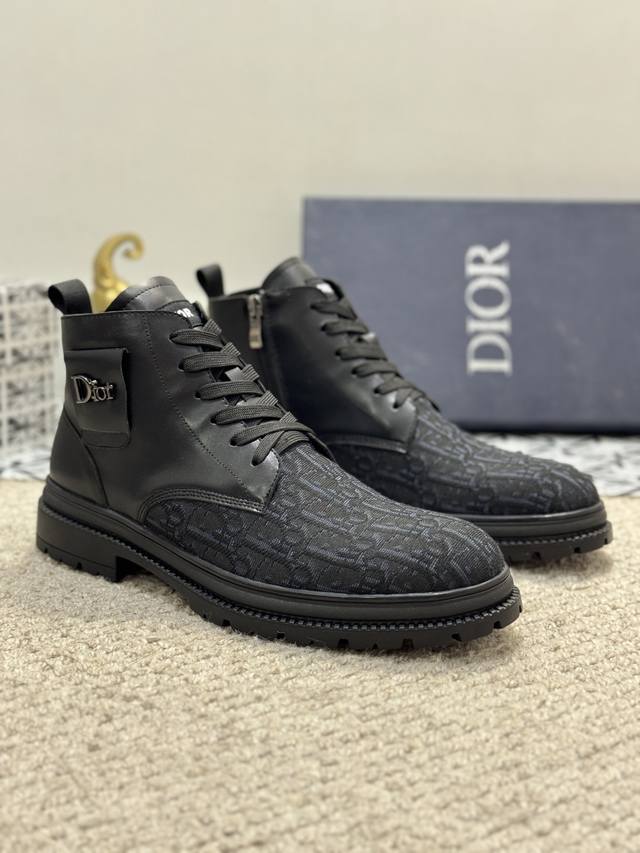 出厂价 实价 精品-迪奥christan Dior 迪奥 爆款 新款 专柜新款高帮男士~ 极致奢华，原版1:1。绝对最高版！Diorhomm男士马丁靴，购买原版