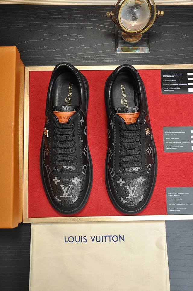 Louis Vuitton Lv.路易威登官网同款原单爆款 Lv原工厂牛皮材料1：1原板 羊皮内里，原厂橡胶大底。身配件一比一开模 专柜品质 亲们你还为穿着o搭