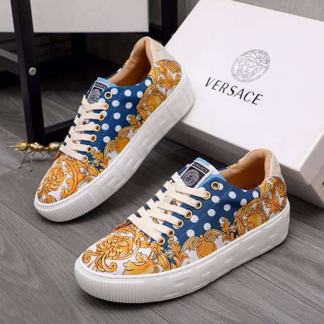 商品商标：Versace 范思哲 休闲鞋 正码码数: 38-44 商品材料：精选原版鞋面，舒适内里。原版大底